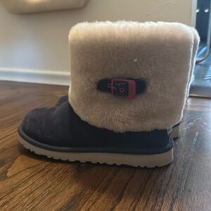 Size 6 women’s Ugg boots!